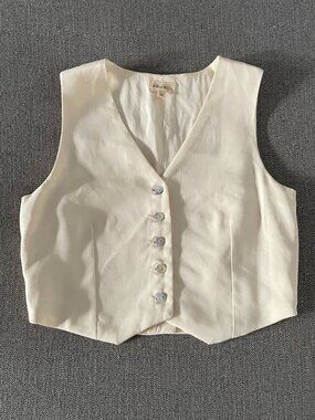 Donni.  Cropped Vest in Crème. Button Front Size XS